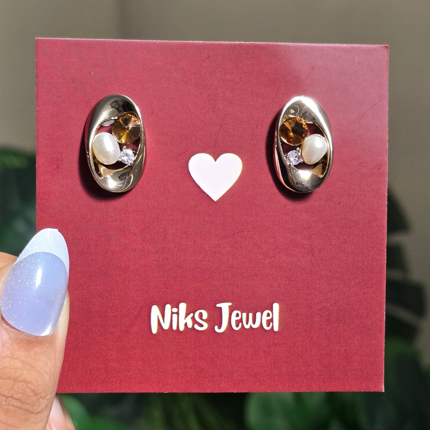 Vintage Pearl & Crystal Stud Earrings ✨
