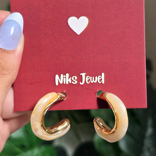 Marbled Resin C-Hoop Earrings |