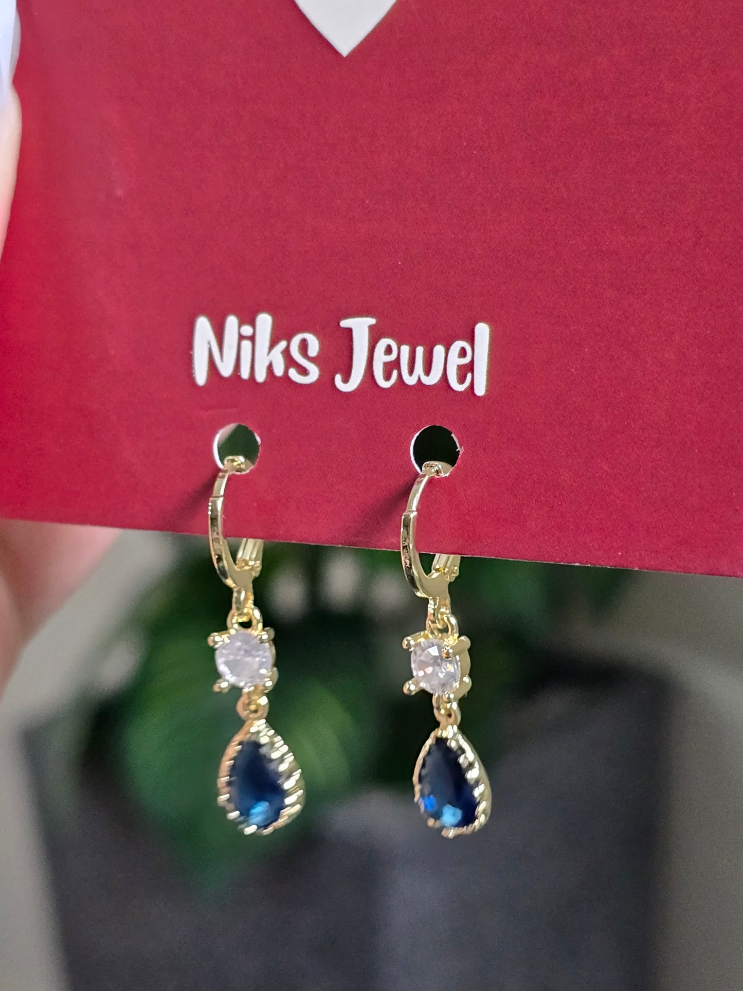 Emerald Green Teardrop Crystal Drop Earrings.