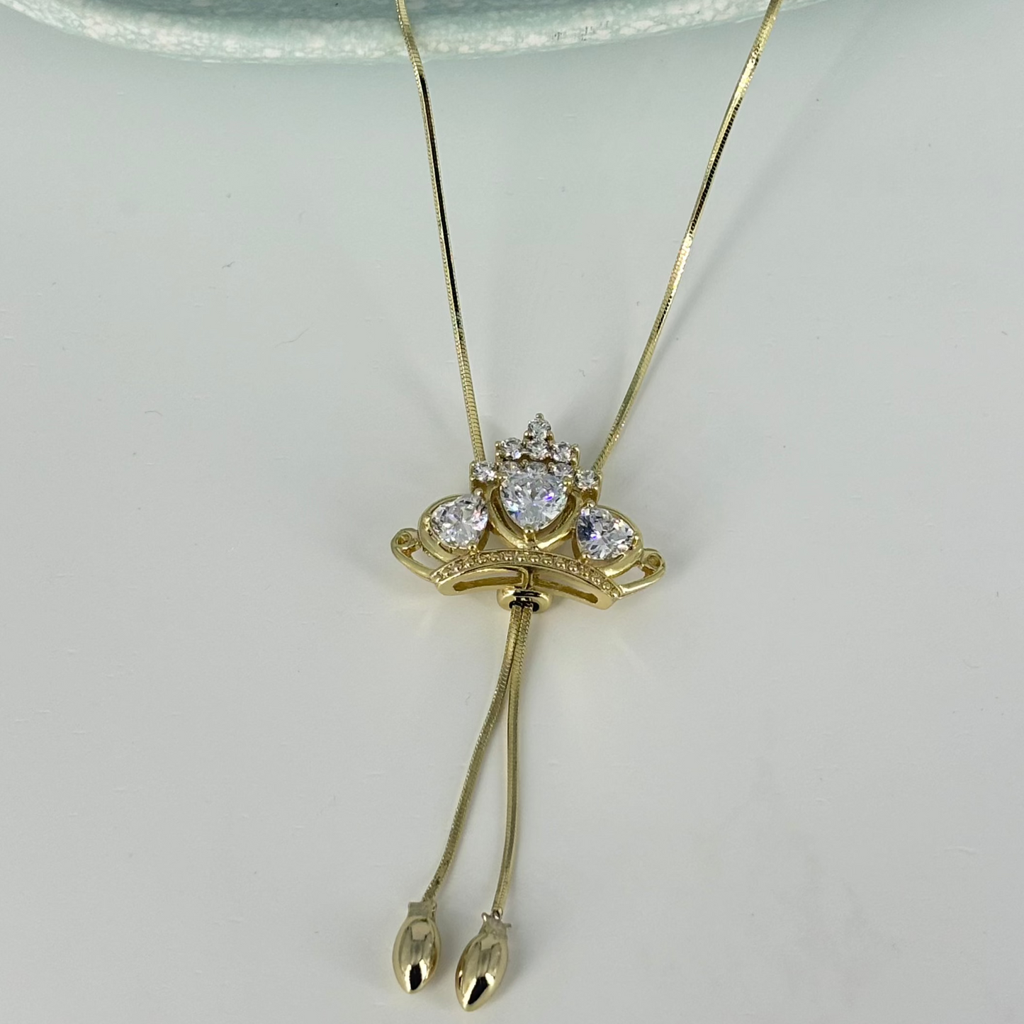 Crown Chain Pendant Necklace