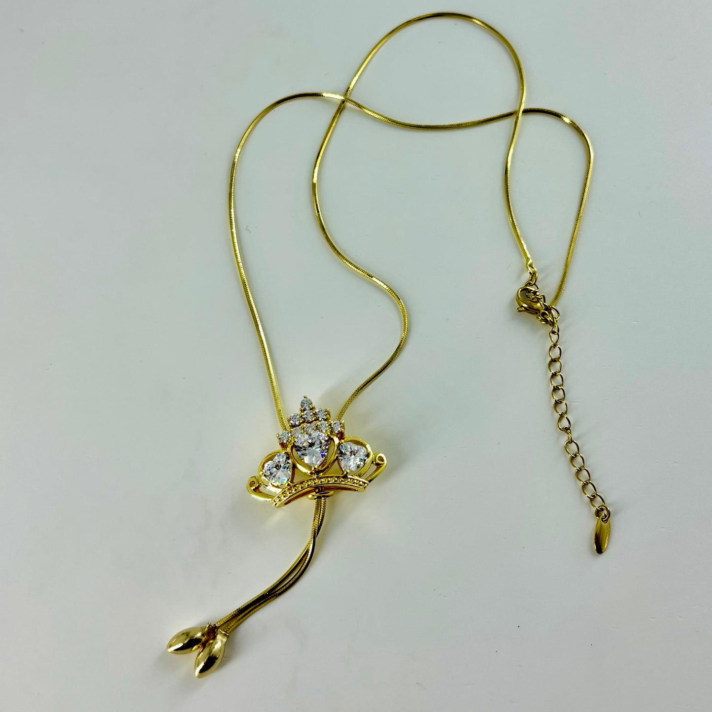 Crown Chain Pendant Necklace