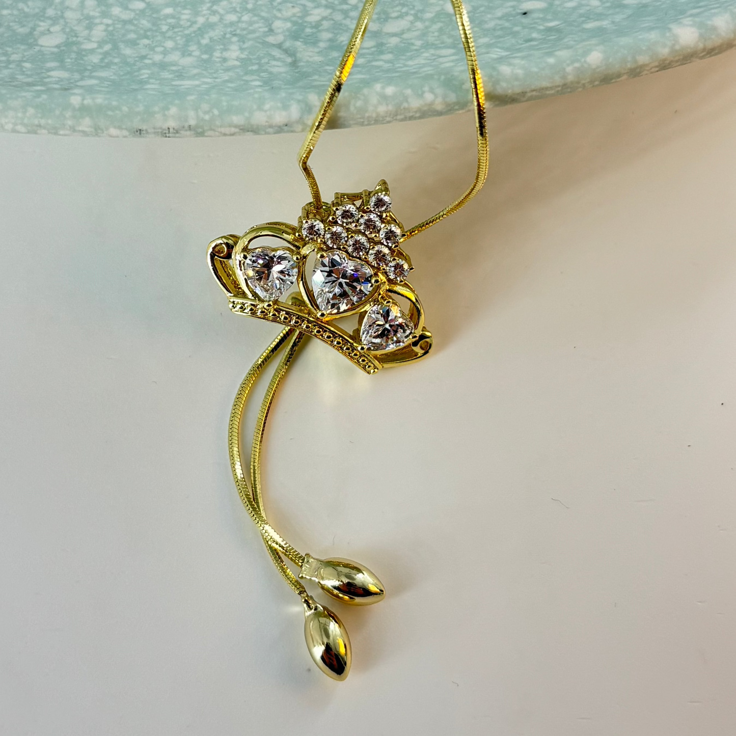 Crown Chain Pendant Necklace