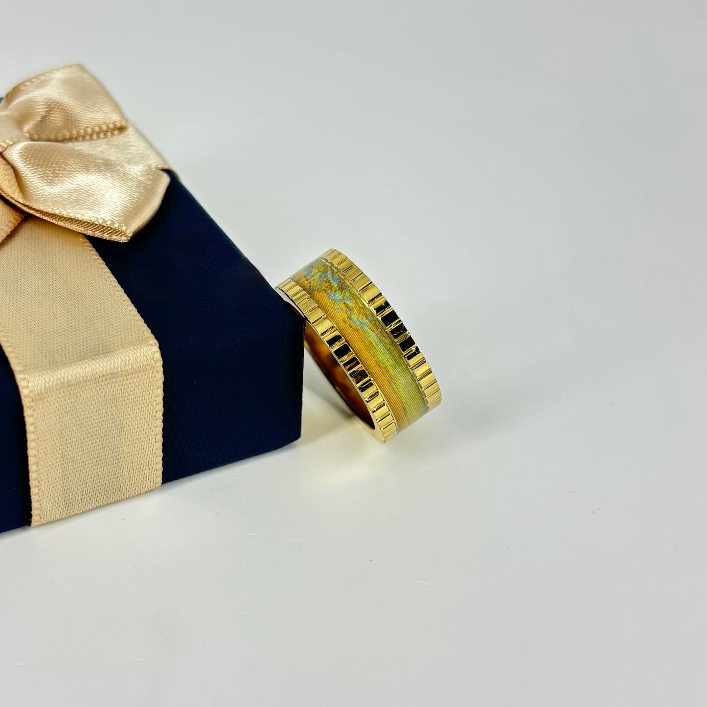 Unique Marbled Enamel Gold Ring
