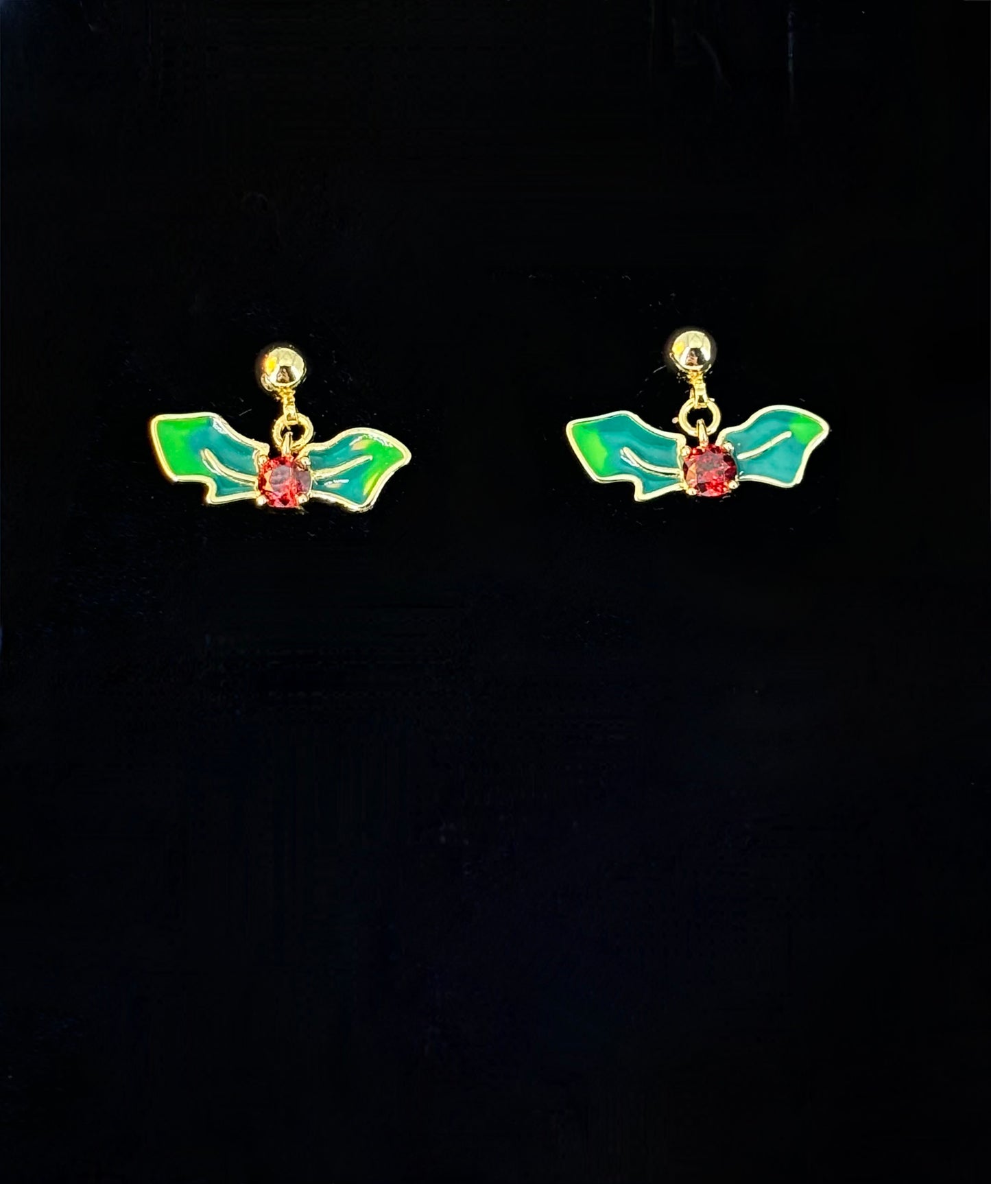Minimal Leaf Pattern Earring