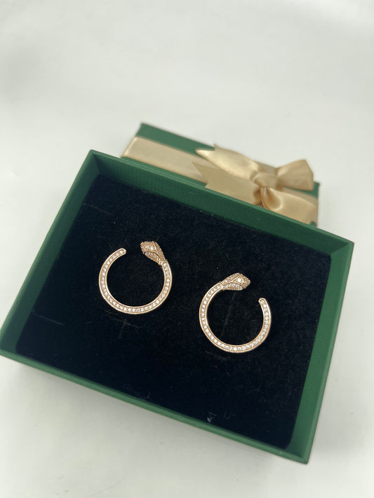 Rose gold diamond pendant necklace