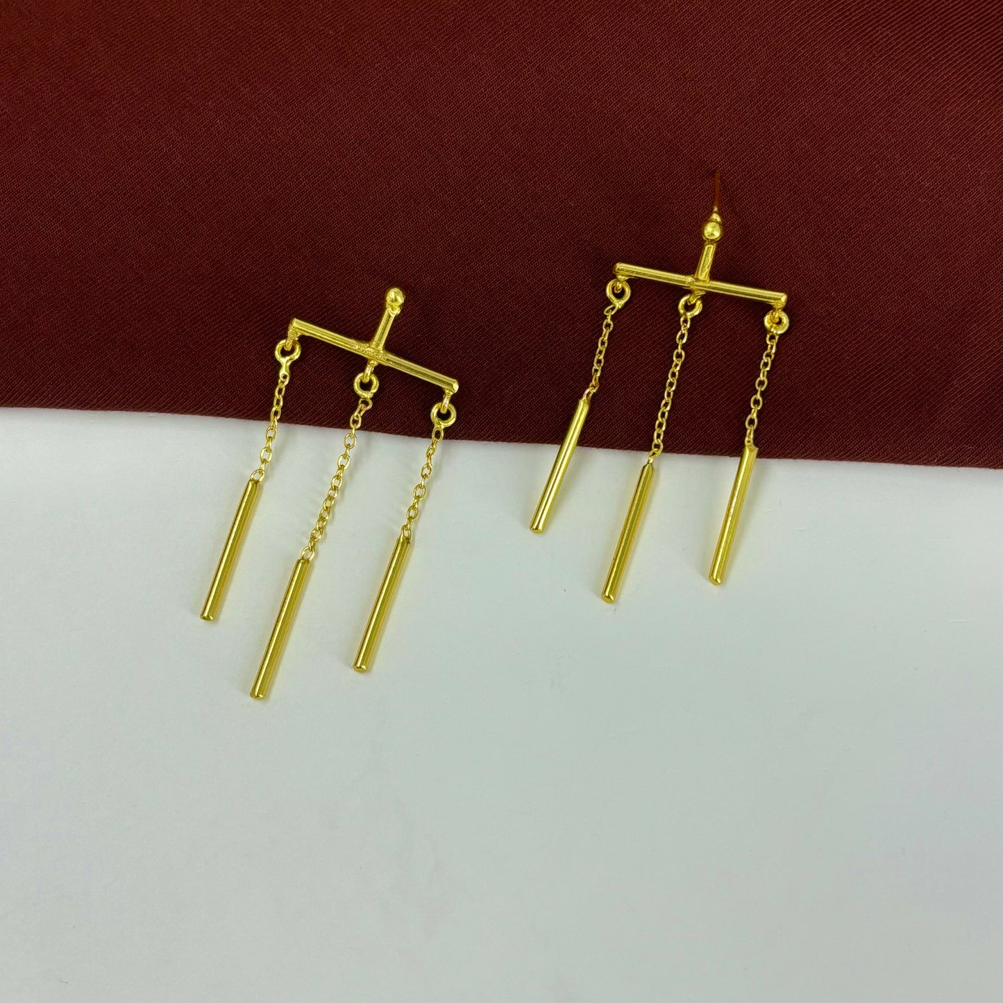 SHORT DANGLER EARRING