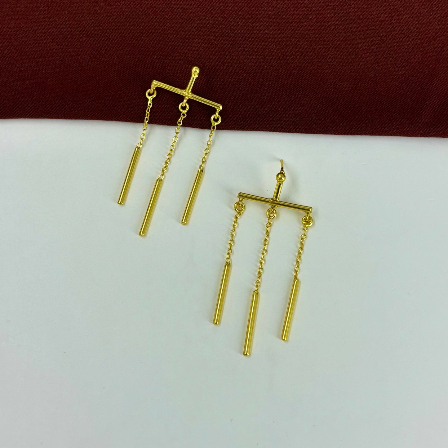 SHORT DANGLER EARRING