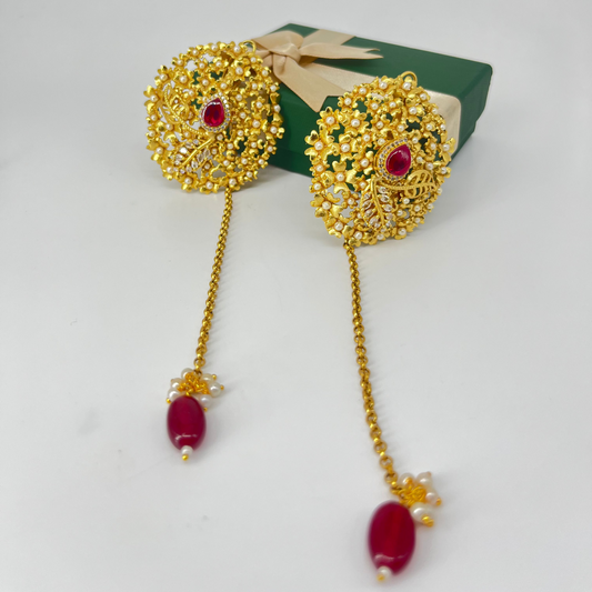 Floral leaf motive chain earring