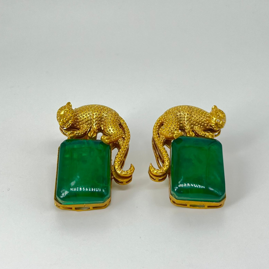 emerald tiger motive pendent set