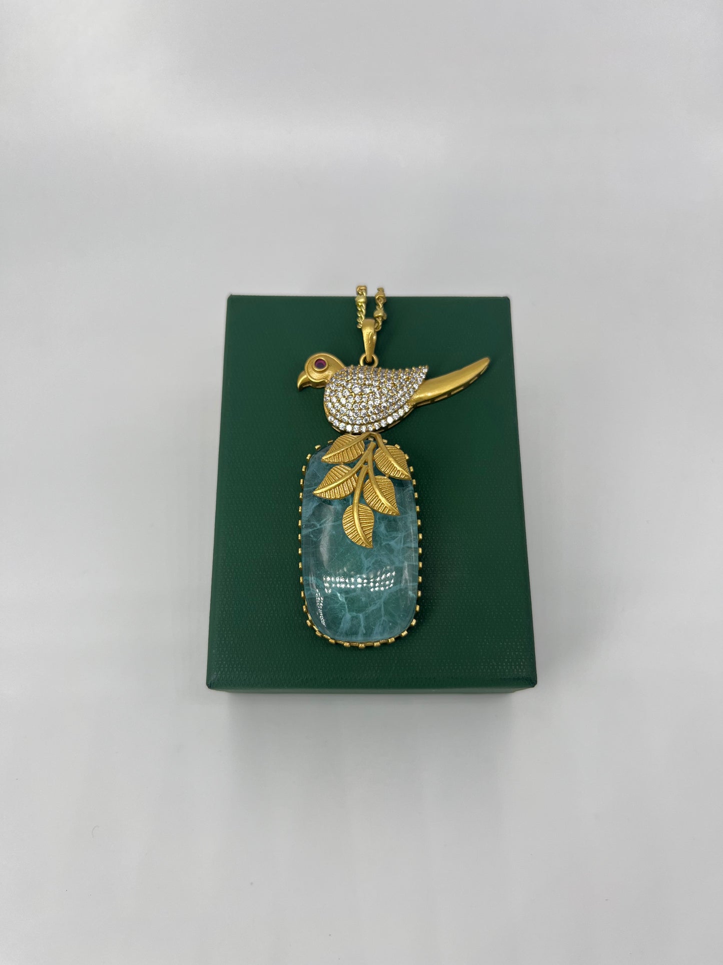 Bird stone pendent set