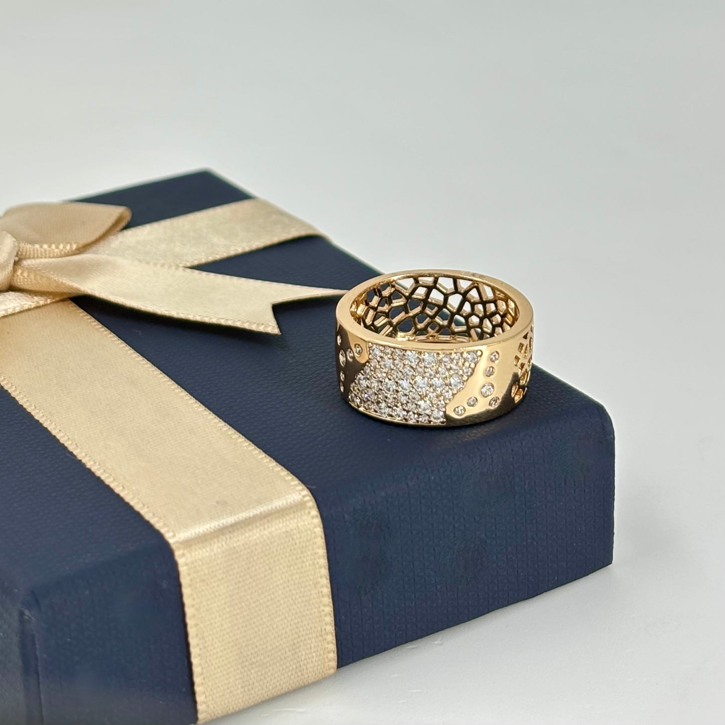 Glam Statement Band Ring
