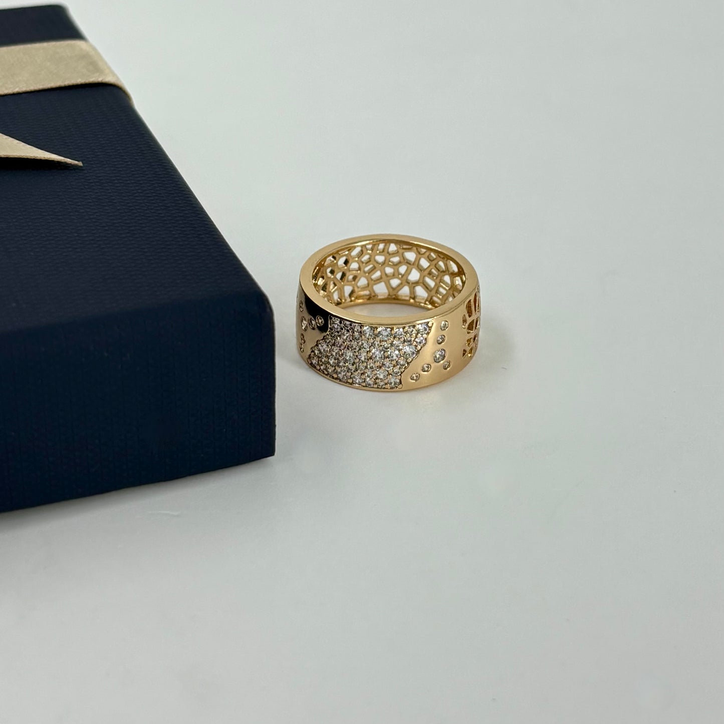 Glam Statement Band Ring