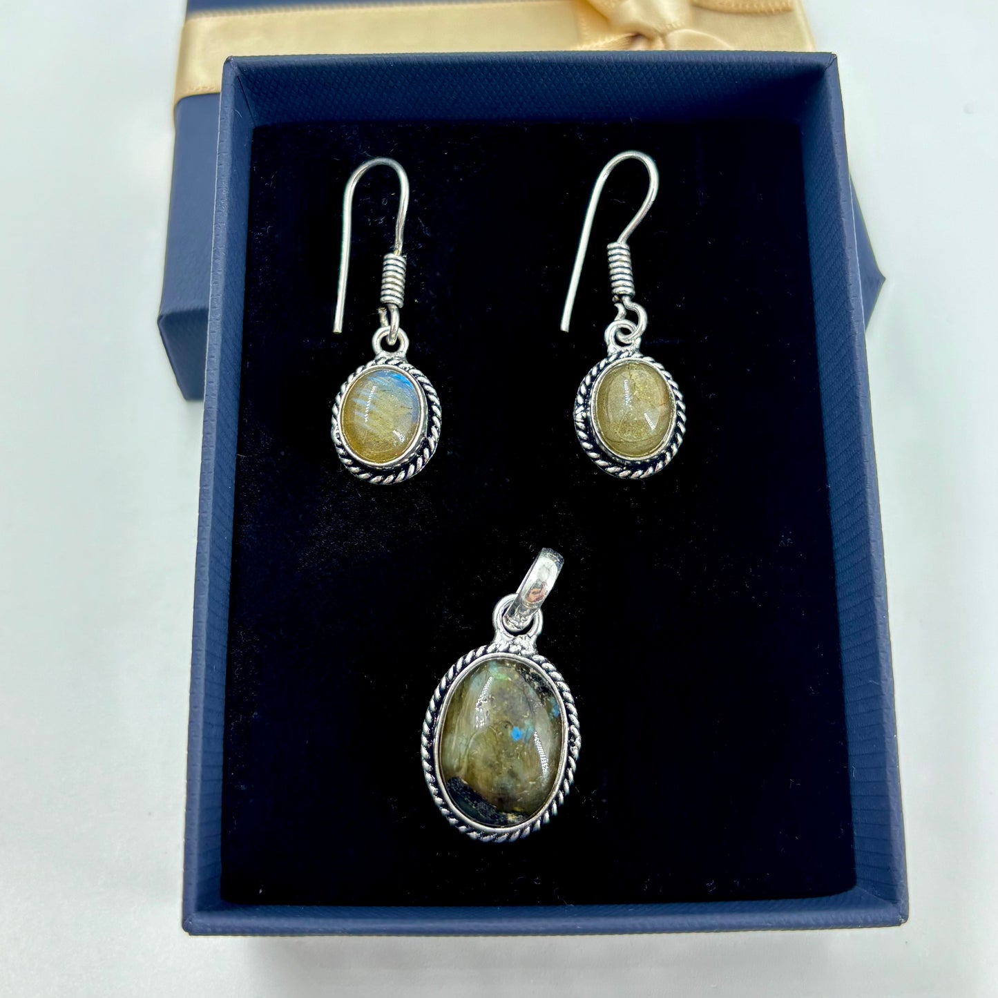 Natural Labradorite stone pendant & earring set