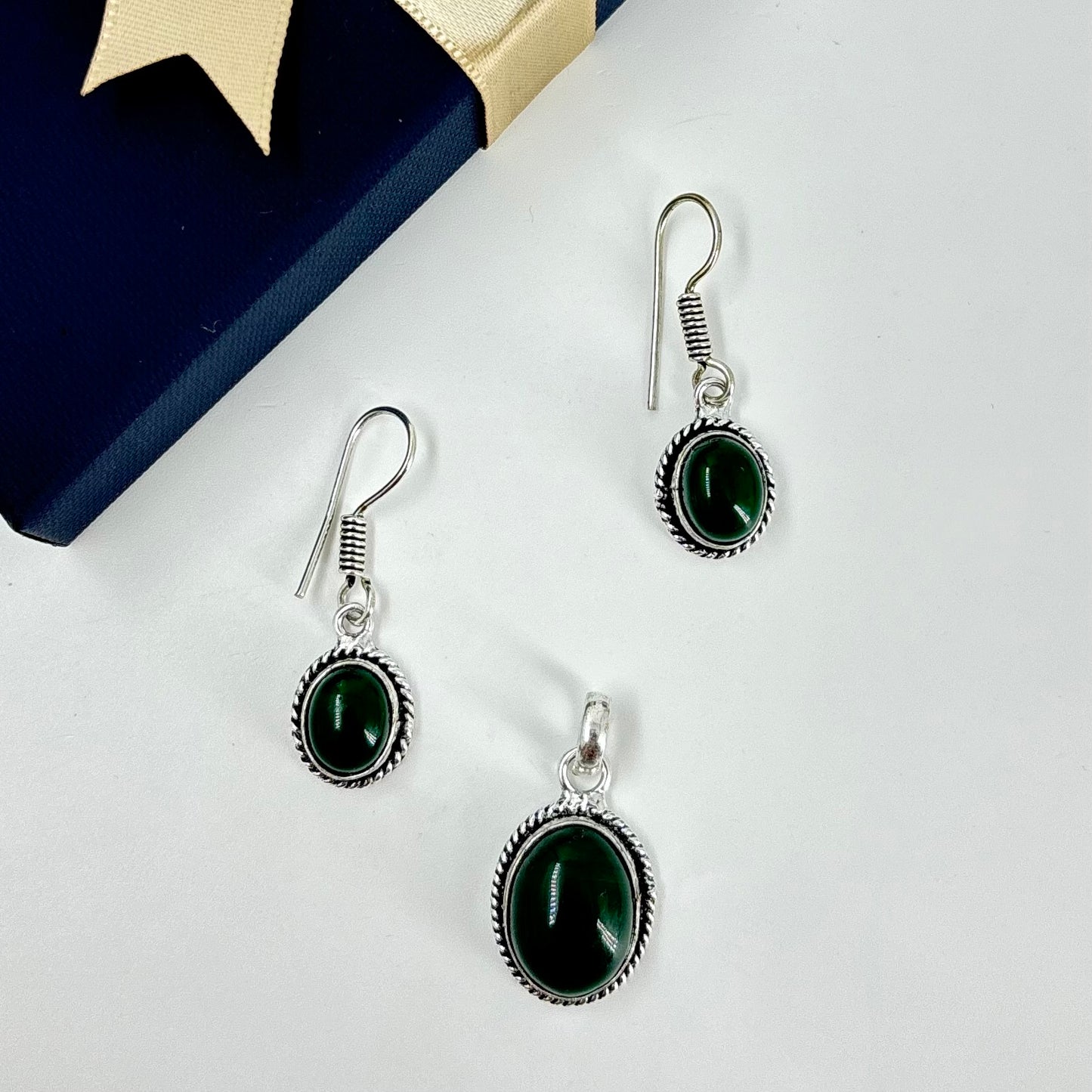 Natural Green Aventurine stone pendant & earring set