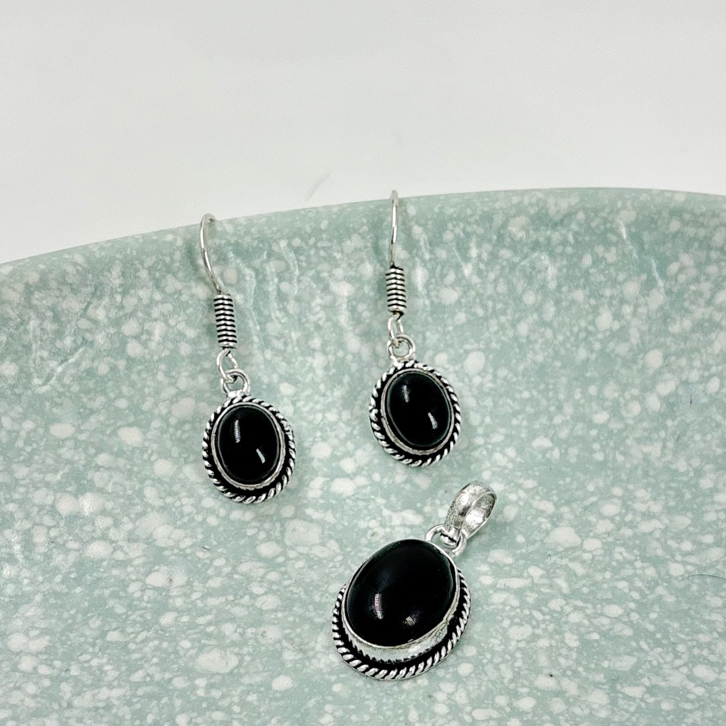 Natural Black Onyx stone pendant & earring set