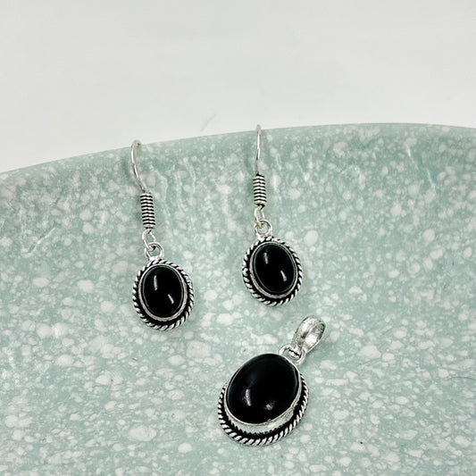 Natural Black Onyx stone pendant & earring set