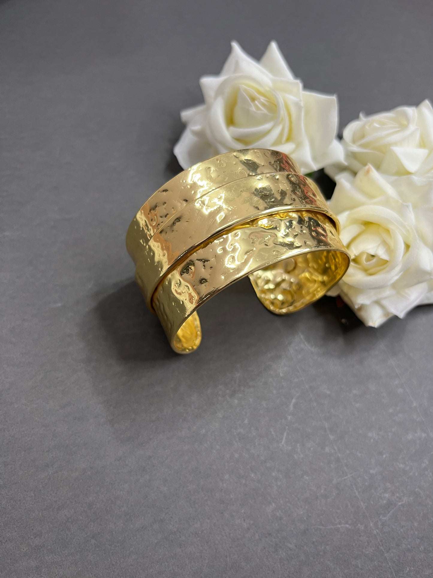 HAMMERED BANGLE