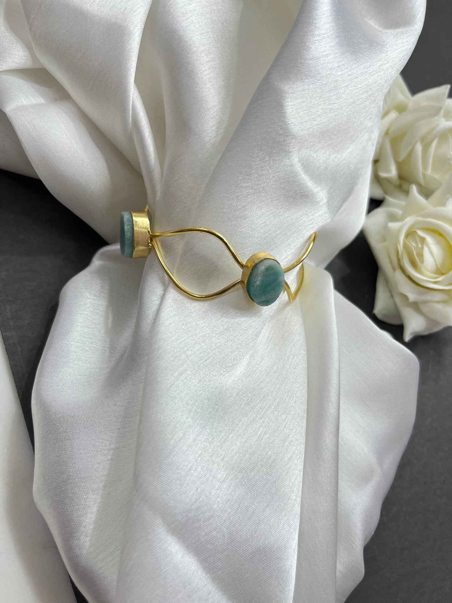 NATURAL STONE BANGLE