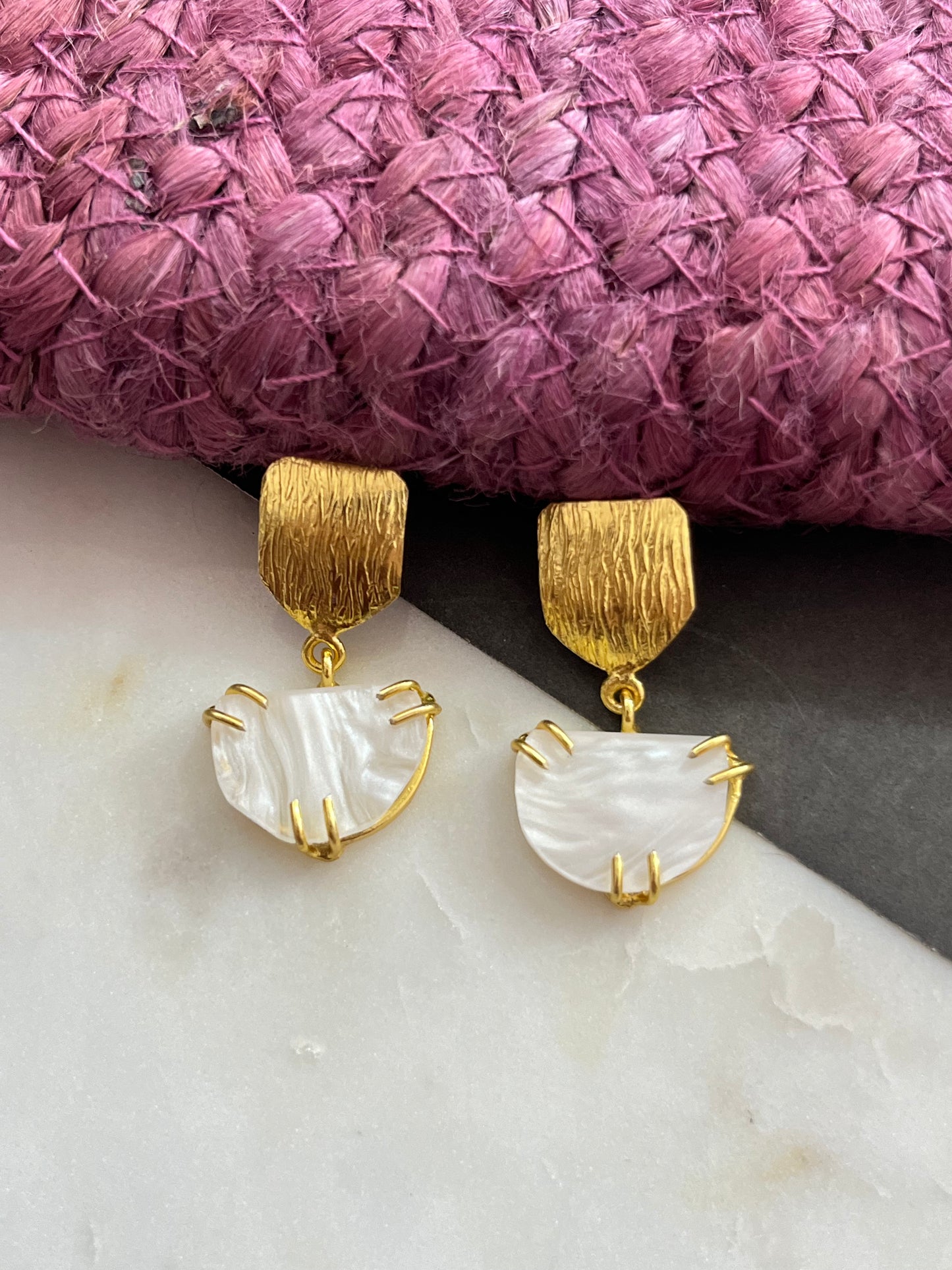 TINY MOTHER OF PEARL STUD