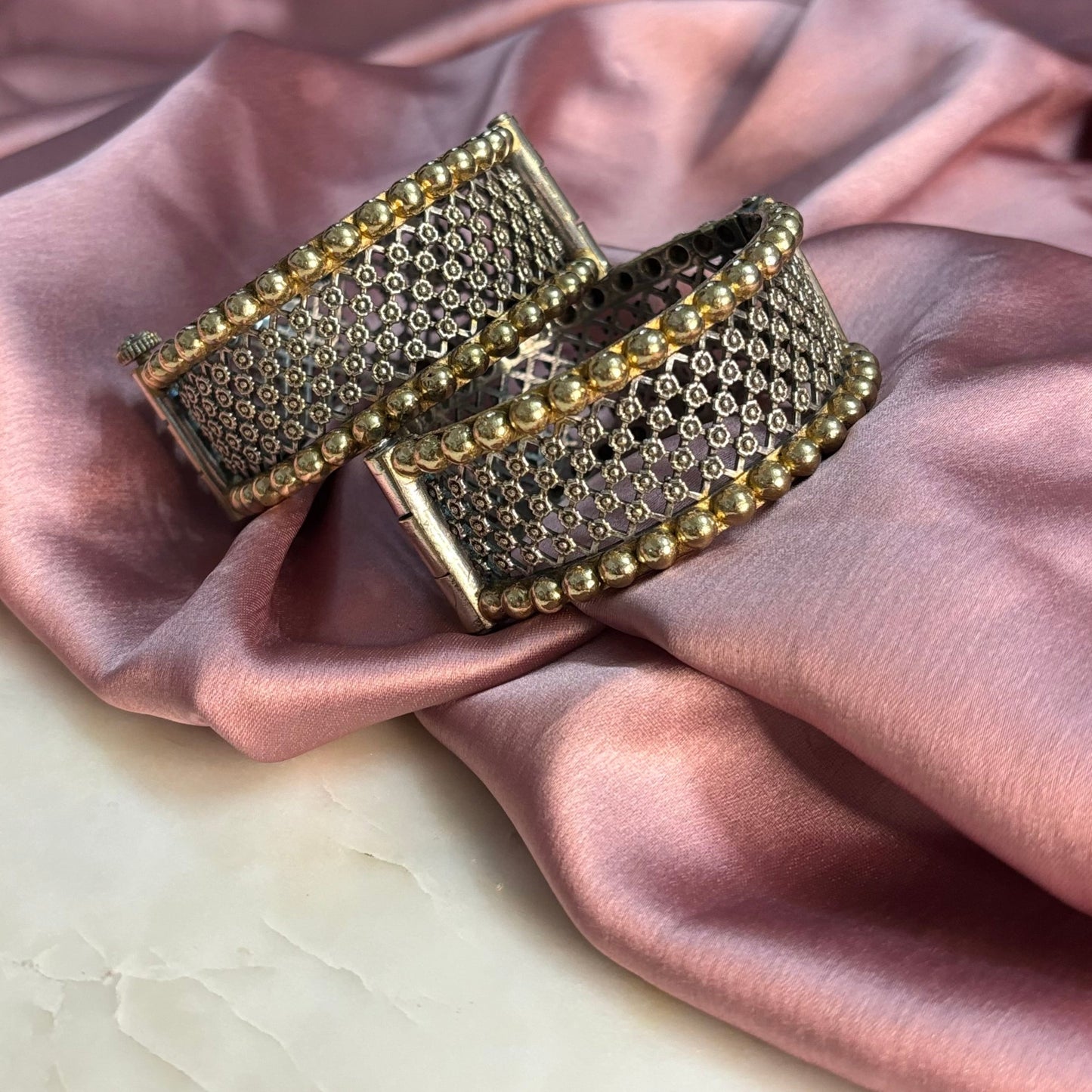 Dual Tone Jaal Design Bangle - 1 Piece