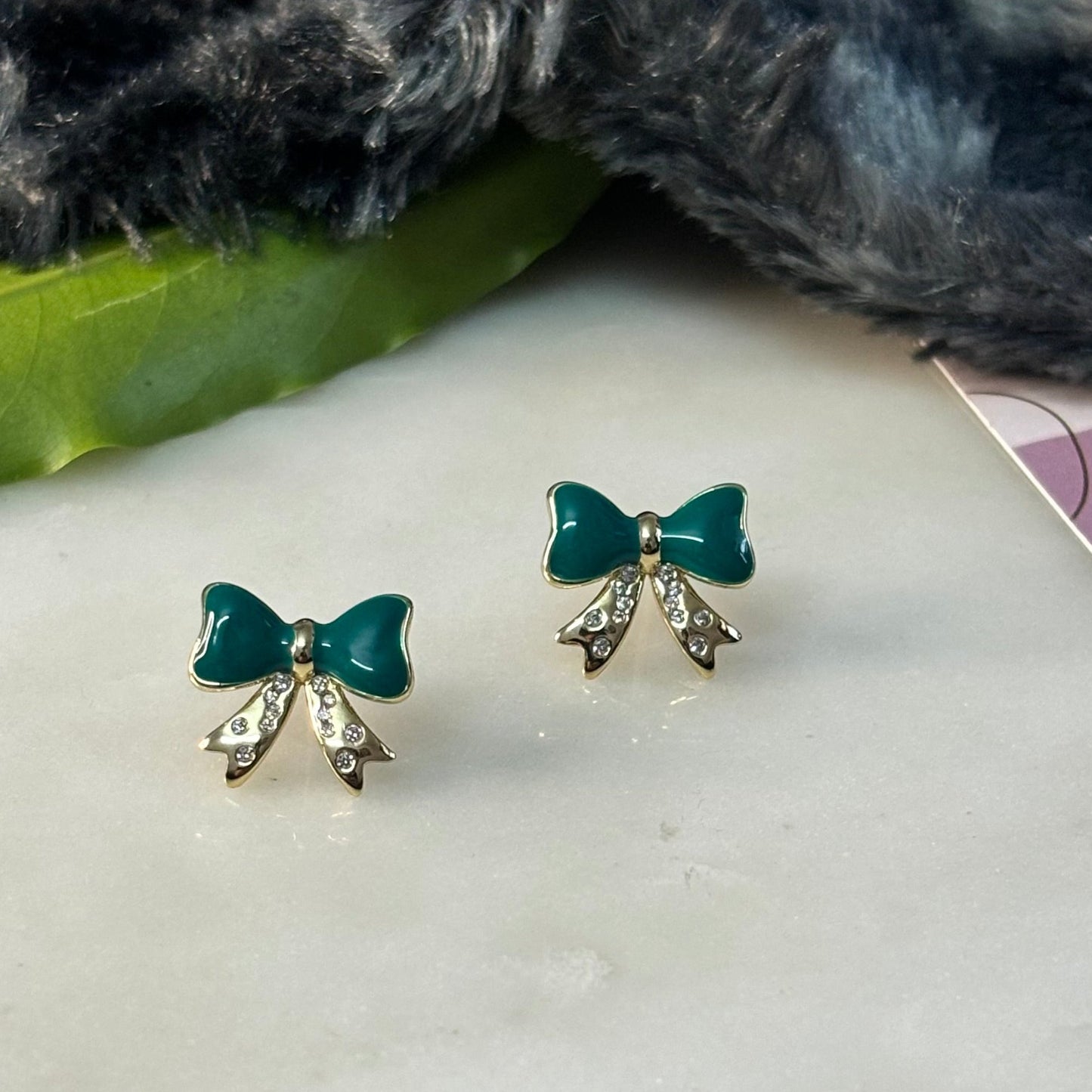 Bow-shaped Ear Stud