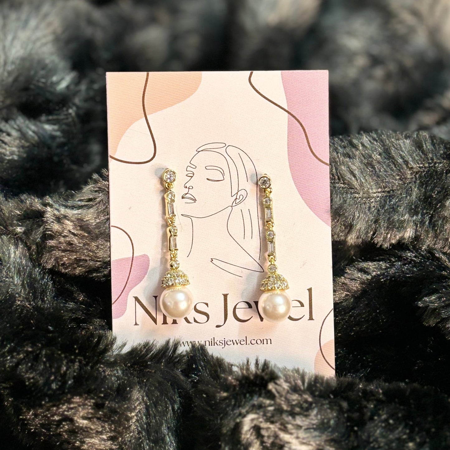 Sleek Pearl Drop Earring