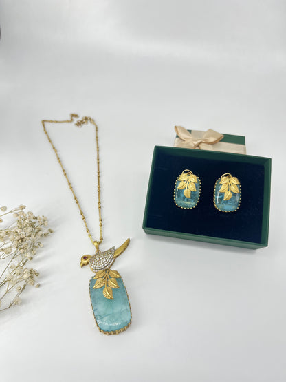 Bird stone pendent set