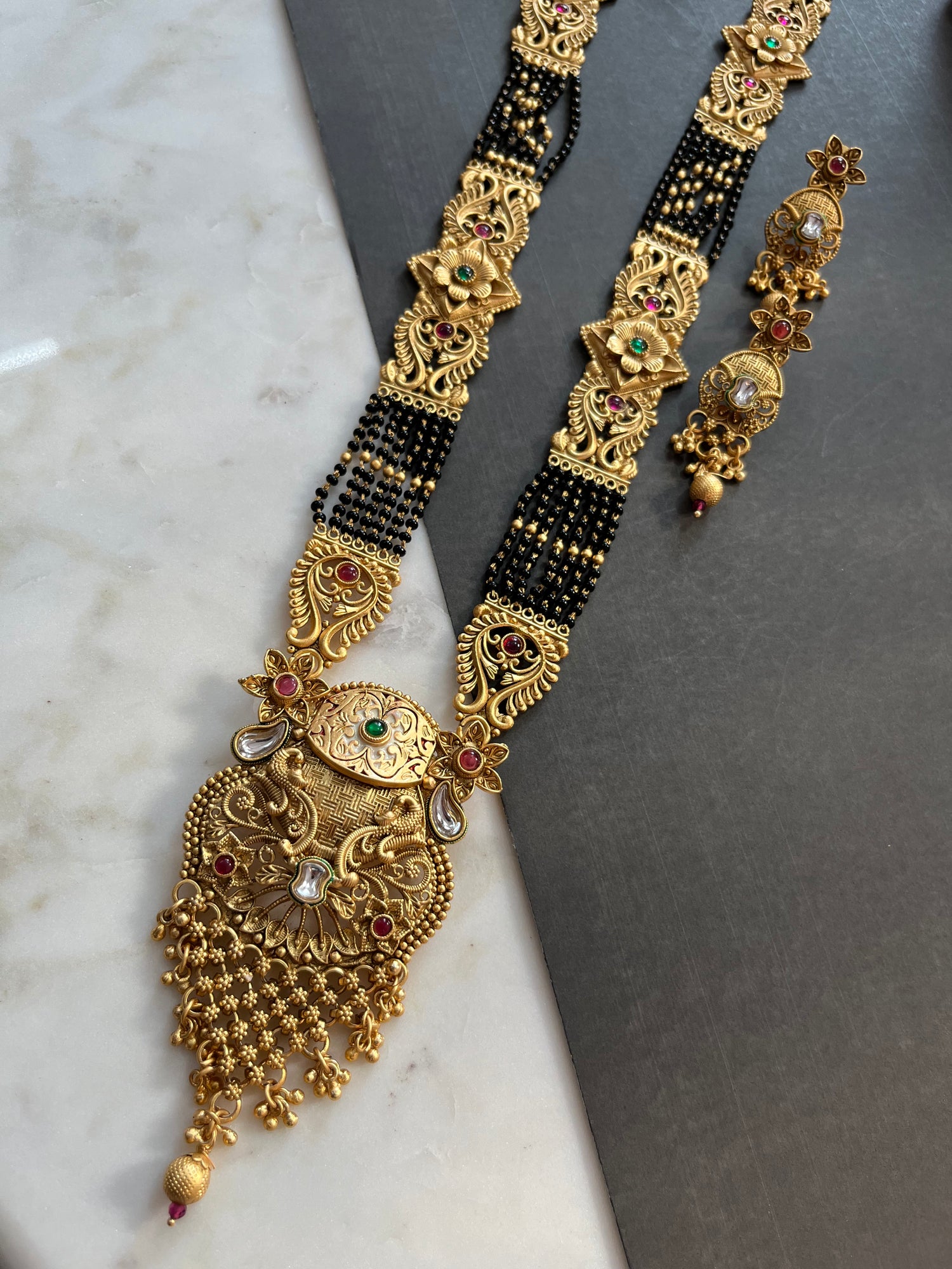 LONG NECKLACE