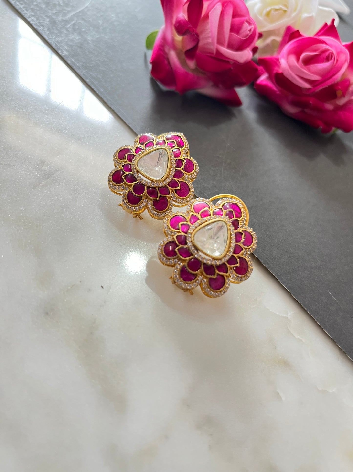 TRADITIONAL IMITATION RUBY STUD