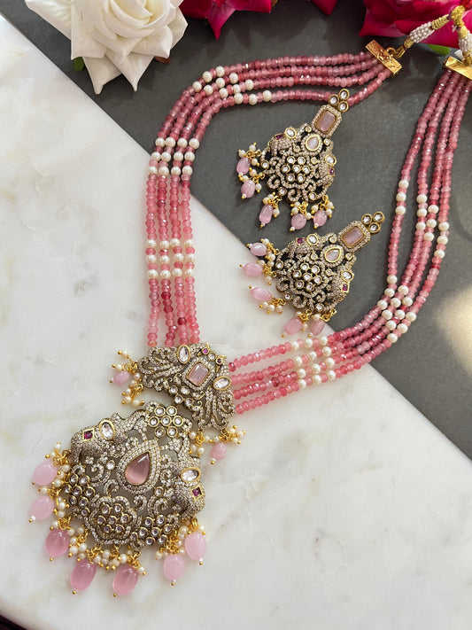 PINK LONG NECKLACE IN TEMPLE LOOK