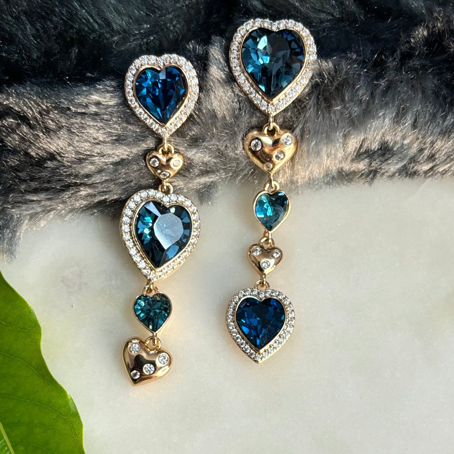 HEART SHAPED SWAROVSKI CRYSTAL DANGLER
